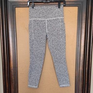 Athleta Salutation Stash II Black and White Crop Leggings